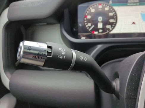 Used 2022 Land Rover Defender 110 SE image 29