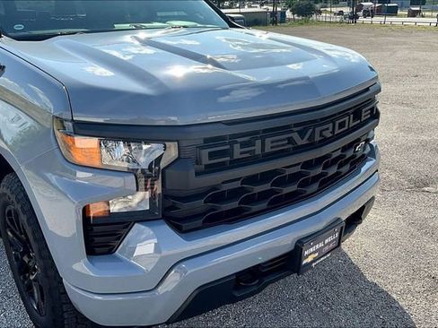 Used 2024 Chevrolet Silverado 1500 Custom w/ Turbomax Blackout Package RWD image 33