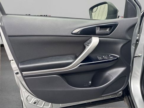 Used 2022 Mitsubishi Eclipse Cross LE image 21