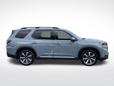 Certified 2025 Honda Pilot Touring image 7