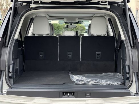 New 2026 Ford Expedition Max Platinum image 22