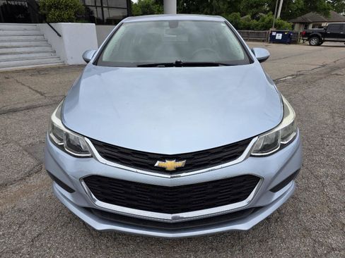 Used 2018 Chevrolet Cruze LS FWD image 2