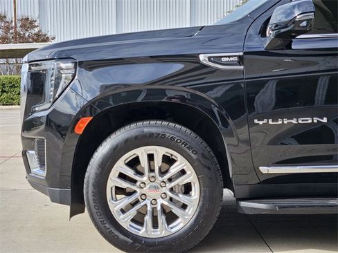 Used 2022 GMC Yukon SLT w/ SLT Premium Package image 9