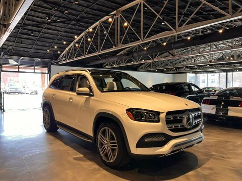 Used 2021 Mercedes-Benz GLS 450 4MATIC image 7