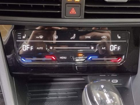 New 2026 Volkswagen Jetta SE image 28