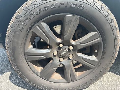 Used 2016 Land Rover LR4 HSE Silver Edition AWD/4WD image 4