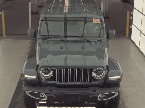 Used 2025 Jeep Wrangler Unlimited Sahara image 3