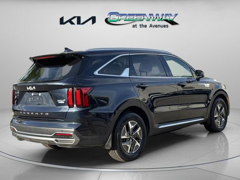 Certified 2022 Kia Sorento EX w/ Panoramic Sunroof Package FWD image 7