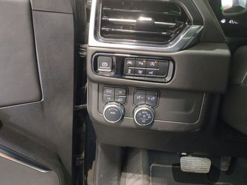 Used 2025 GMC Yukon XL Denali AWD/4WD image 14