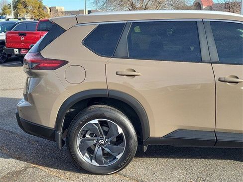 Certified 2025 Nissan Rogue SV w/ SV Premium Package image 4