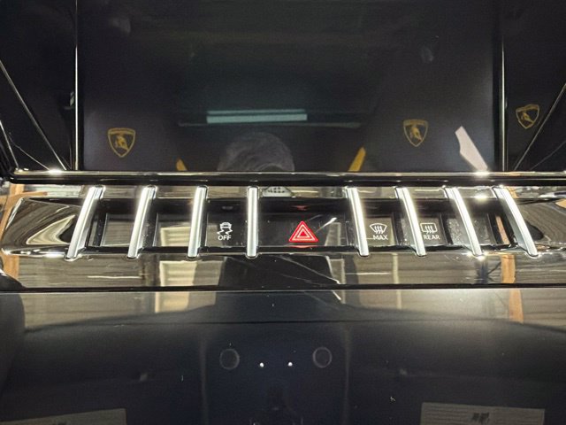 Used 2023 Lamborghini Urus S AWD/4WD image 38