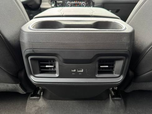 Used 2024 Chevrolet Silverado 1500 LT Trail Boss w/ Convenience Package II AWD/4WD image 9