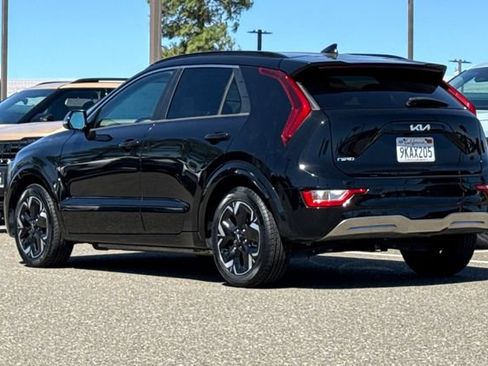 Certified 2024 Kia Niro Wind FWD image 8