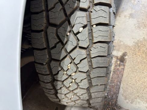 Used 2010 Ford Expedition XLT AWD/4WD image 15
