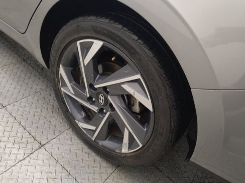 Used 2025 Hyundai Elantra Limited FWD image 31