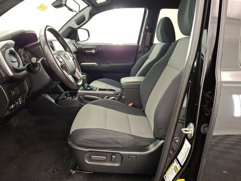 Certified 2021 Toyota Tacoma TRD Off-Road image 11