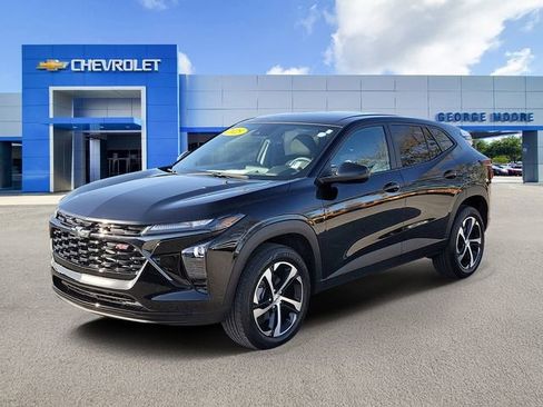 Certified 2025 Chevrolet Trax RS w/ Driver Confidence Package image 2