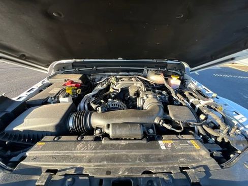 Used 2025 Jeep Gladiator Sport AWD/4WD image 9