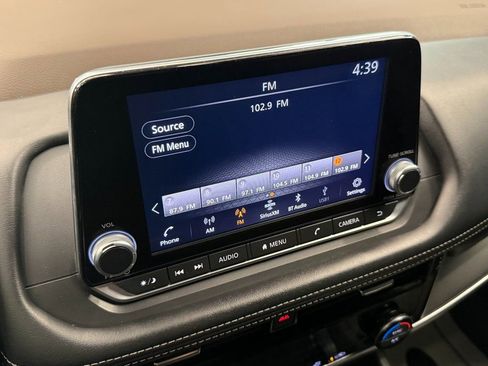 Used 2021 Nissan Rogue SV image 12