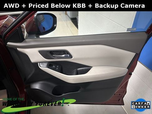 Used 2024 Nissan Rogue SV image 23