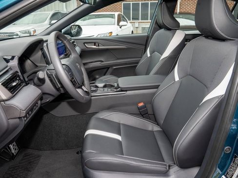 Certified 2025 Toyota Camry SE image 10