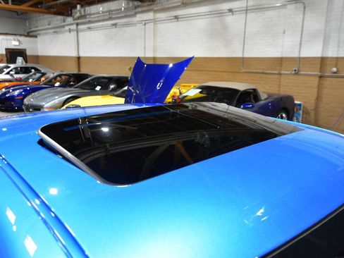 Used 2009 Dodge Challenger R/T RWD image 12