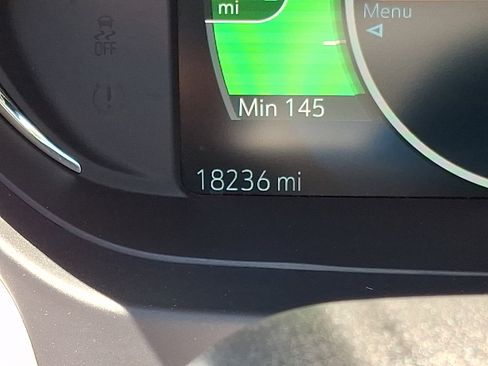 Used 2020 Chevrolet Bolt Premier w/ Infotainment Package FWD image 20