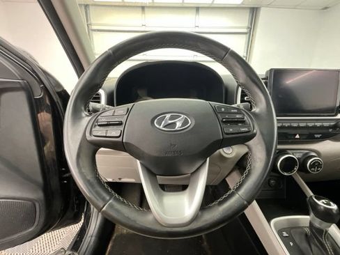 Used 2021 Hyundai Venue SEL w/ Premium Package FWD image 7