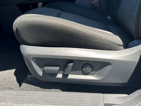 Used 2025 Nissan Rogue SV AWD/4WD image 5