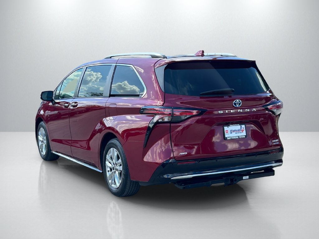 Certified 2023 Toyota Sienna Limited AWD/4WD image 7