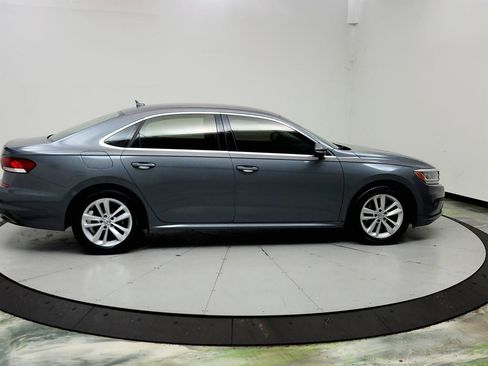 Used 2020 Volkswagen Passat 2.0T SE FWD image 4
