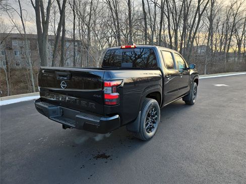 New 2026 Nissan Frontier SV w/ SV Convenience Package AWD/4WD image 3