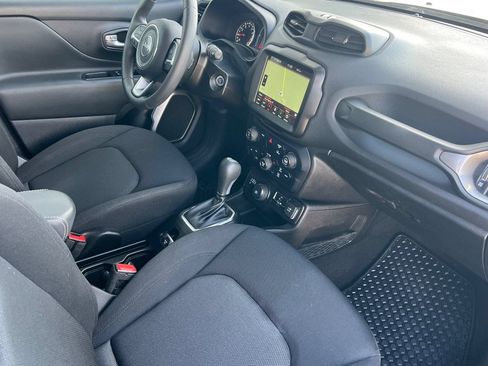 Used 2023 Jeep Renegade Latitude AWD/4WD image 17