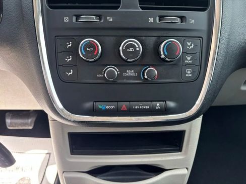 Used 2014 Dodge Grand Caravan SXT w/ Quick Order Package 29G SXT FWD image 16