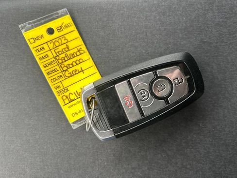 Used 2023 Ford Bronco Badlands w/ Sasquatch Package AWD/4WD image 43