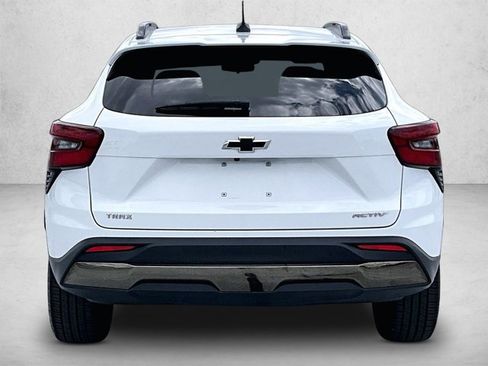 Used 2024 Chevrolet Trax ACTIV w/ Sunroof Package image 4