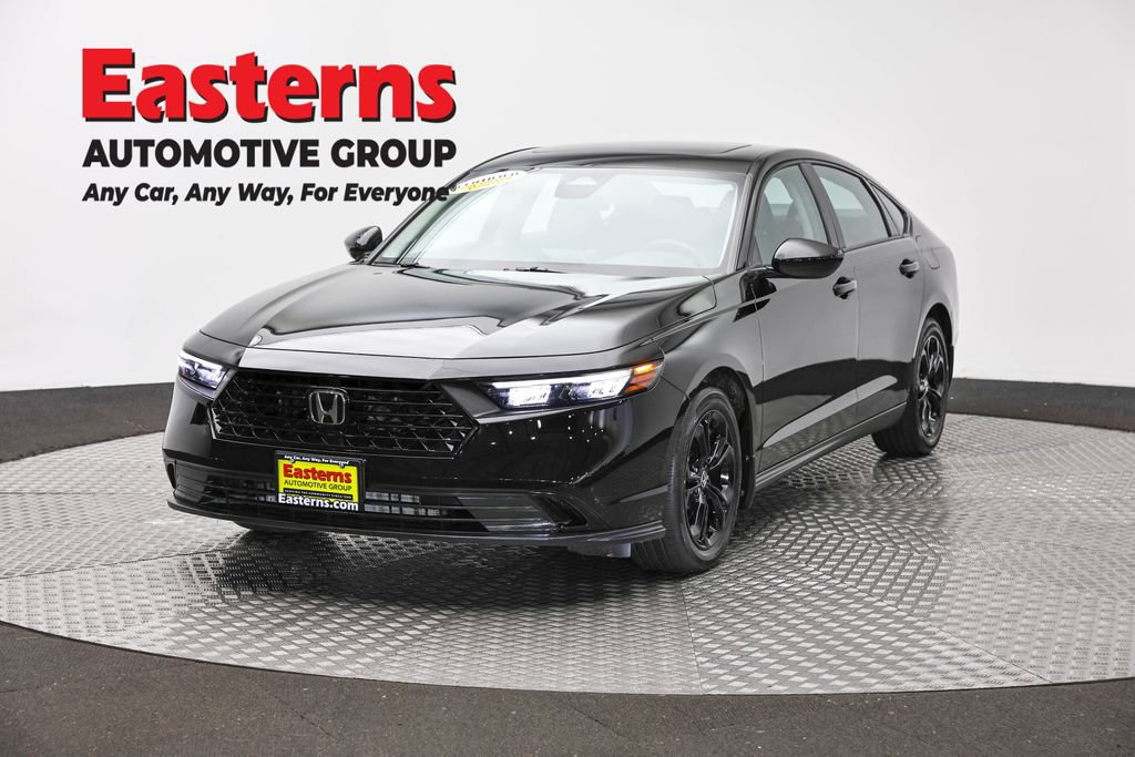 Used 2025 Honda Accord SE image 1