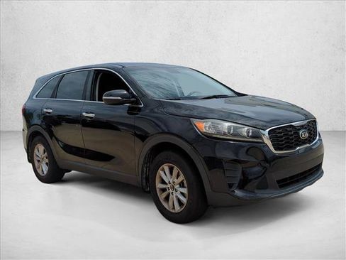 Used 2019 Kia Sorento FWD image 3