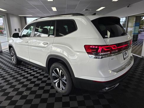 New 2026 Volkswagen Atlas SE image 6