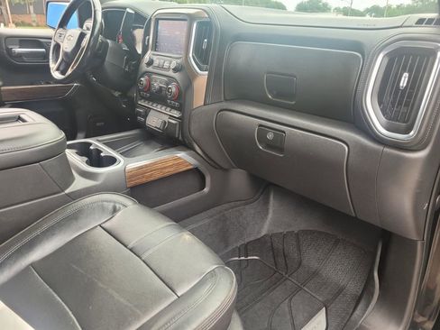Used 2021 Chevrolet Silverado 1500 High Country w/ Technology Package AWD/4WD image 8