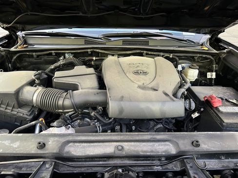 Certified 2023 Toyota Tacoma w/ Trail Edition image 31