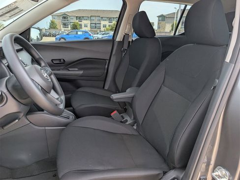 New 2025 Nissan Kicks Play S image 19
