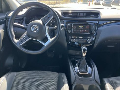 Used 2022 Nissan Rogue Sport SV w/ Technology Package image 13