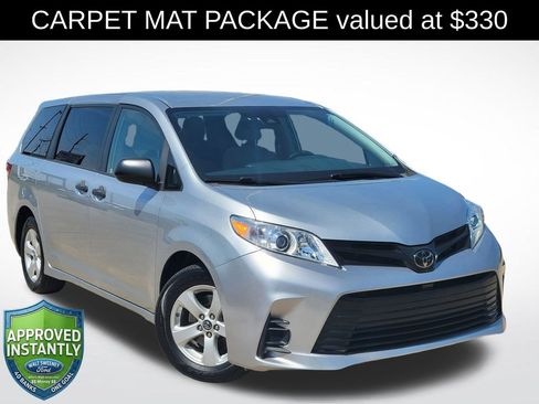Used 2019 Toyota Sienna L w/ Carpet Mat Package FWD image 1