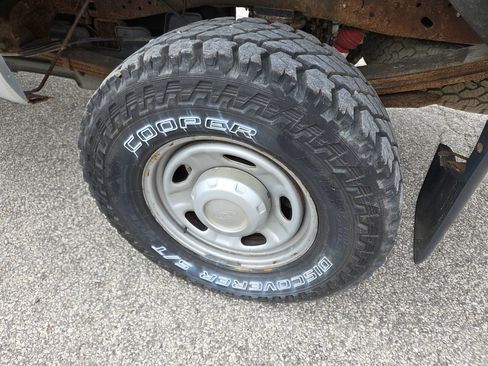 Used 2012 Ford F250 XL AWD/4WD image 7