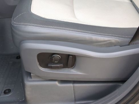 Used 2024 Land Rover Defender 110 X-Dynamic SE image 21