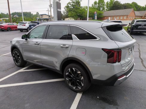 Used 2025 Kia Sorento EX w/ Panoramic Sunroof Package AWD/4WD image 5