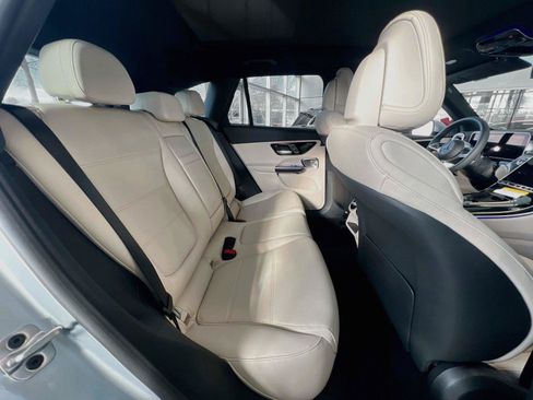 Used 2026 Mercedes-Benz GLC 300 4MATIC image 17