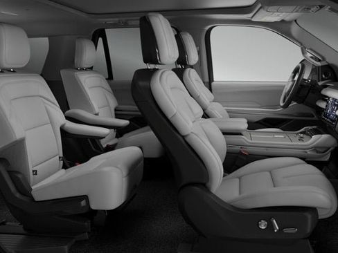 New 2026 Lincoln Navigator Reserve AWD/4WD image 28