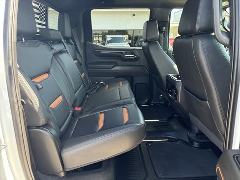 Used 2023 GMC Sierra 1500 AT4 w/ Technology Package image 12